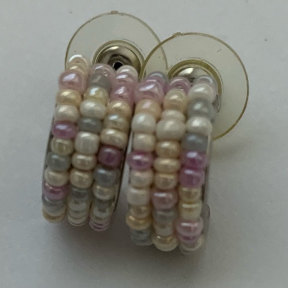 Vintage 1950s Tonal Pastel Colors Faux Pearls 3/4 Hoop Circle Pierced Earrings - Picture 3 of 11